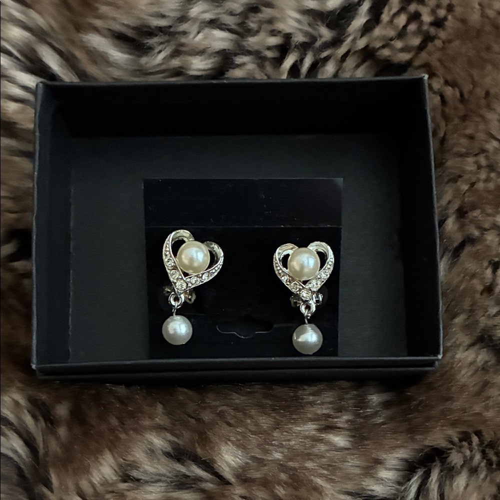FINAL REDUCTION Elegant  Vintage Pearl Heart Earrings